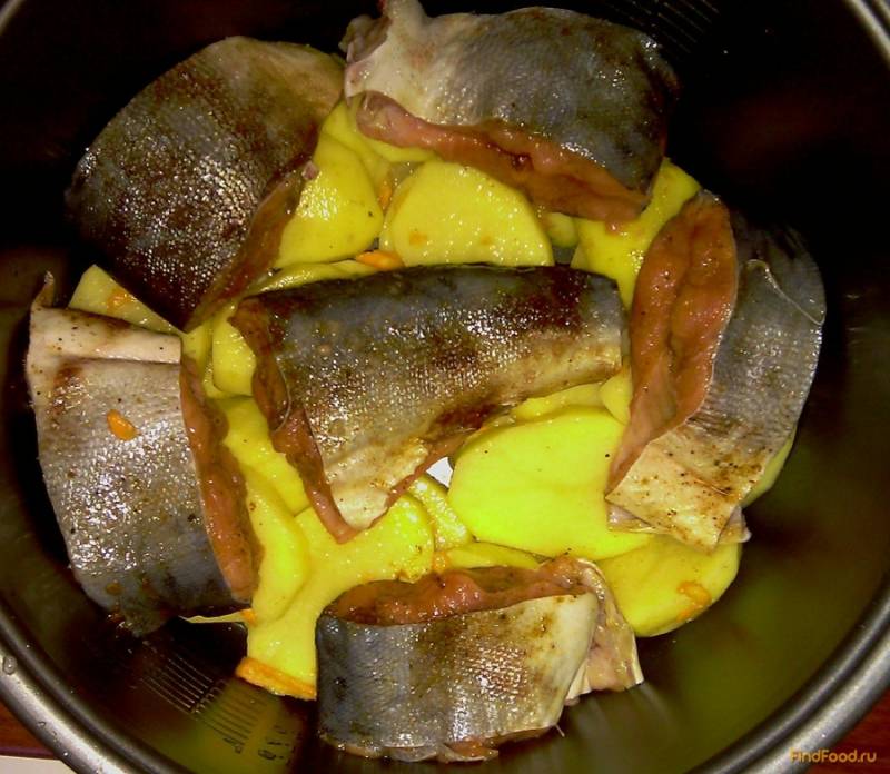 Горбуша в мультиварке с картошкой - пошаговый рецепт